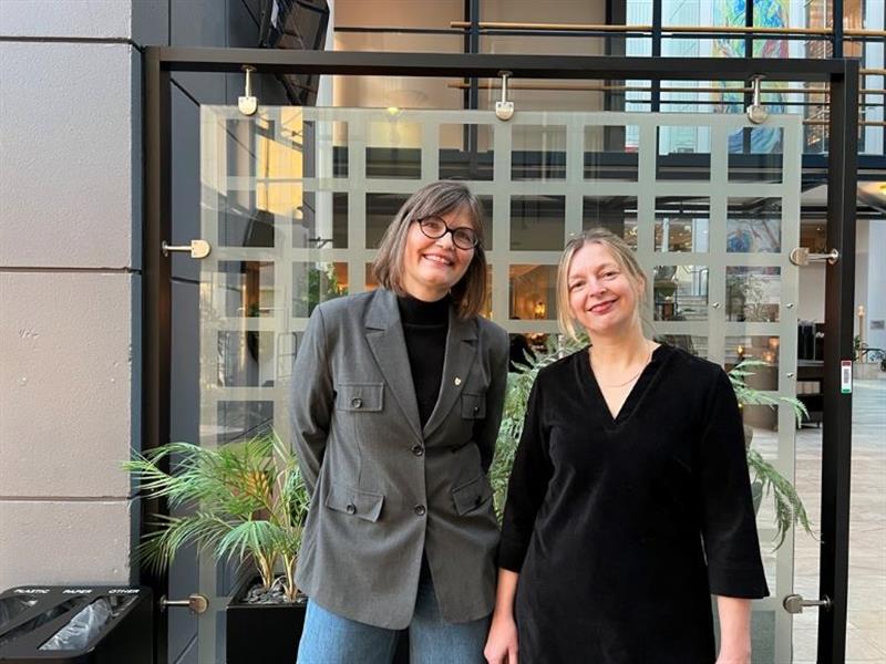Prosjektleder Britt Elin Strand (t.v.) og seksjonsleder Anne Caroline Haugan.