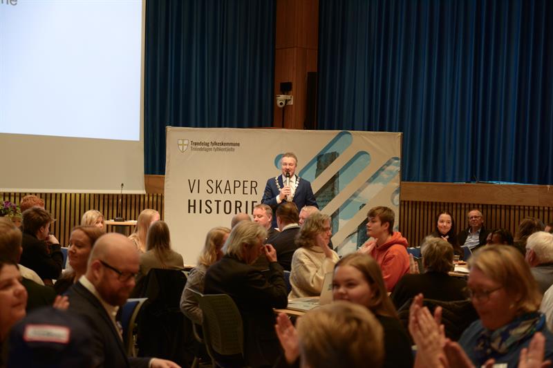 Tomas Iver Hallem var kjempefornøyd med Trøndelags første temamøte mellom ungdom og politikere.