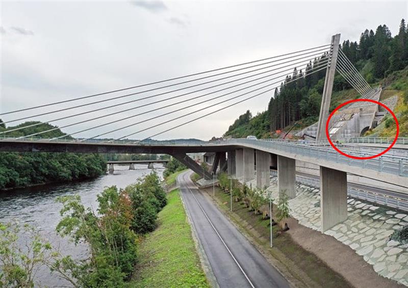 Tunnel på gang- Byåstunnelen skal gå mellom Nydalsbrua på Sluppen og Byåsen. På bildet ses tunnelåpningen på Byåsen-siden_Foto_Miljøpakken.jpg Nydalsbrua med påbegynt tunnel. Bilde