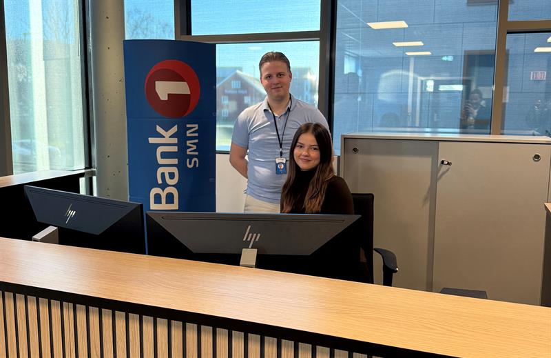 To lærlinger avbildet