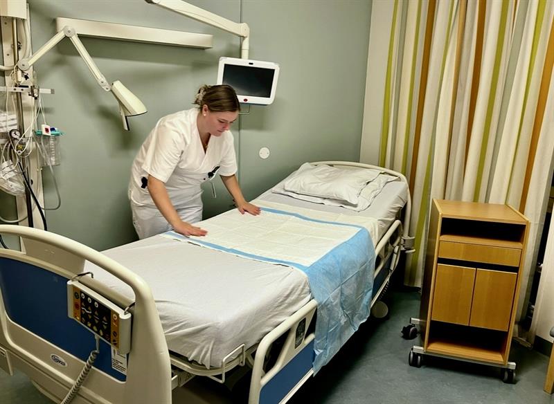 Klargjøring av rom. Foto: Monika Reitan, St.Olavs hospital