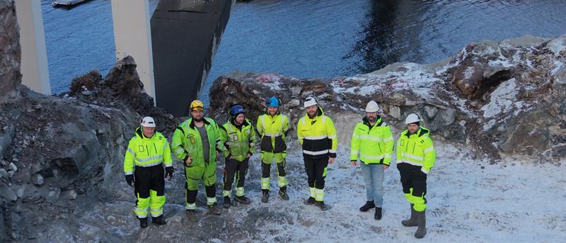 Trøndelag fylkeskommune og KN Entreprenør i byggegrop. Bilde